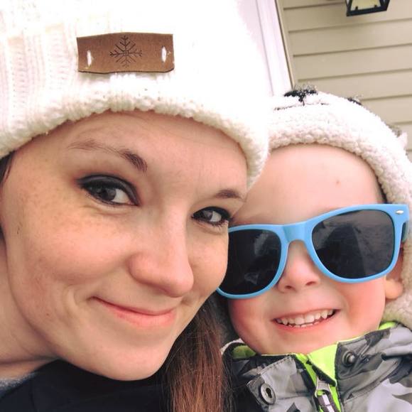 Meet your Posher, Jennifer - Picture 2 of 2